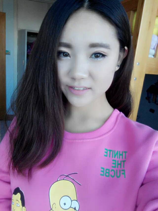 求PS大神把她p成古装照片！谢谢