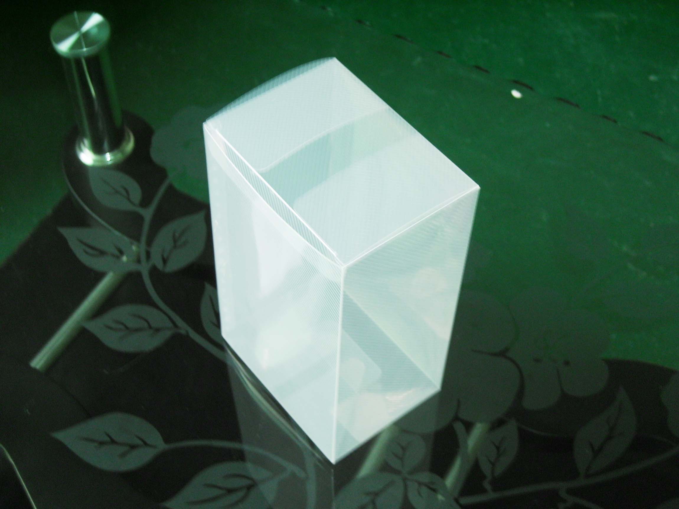 photoshop怎么画出下面的两款透明的盒子只要这两种的透明度的效果就