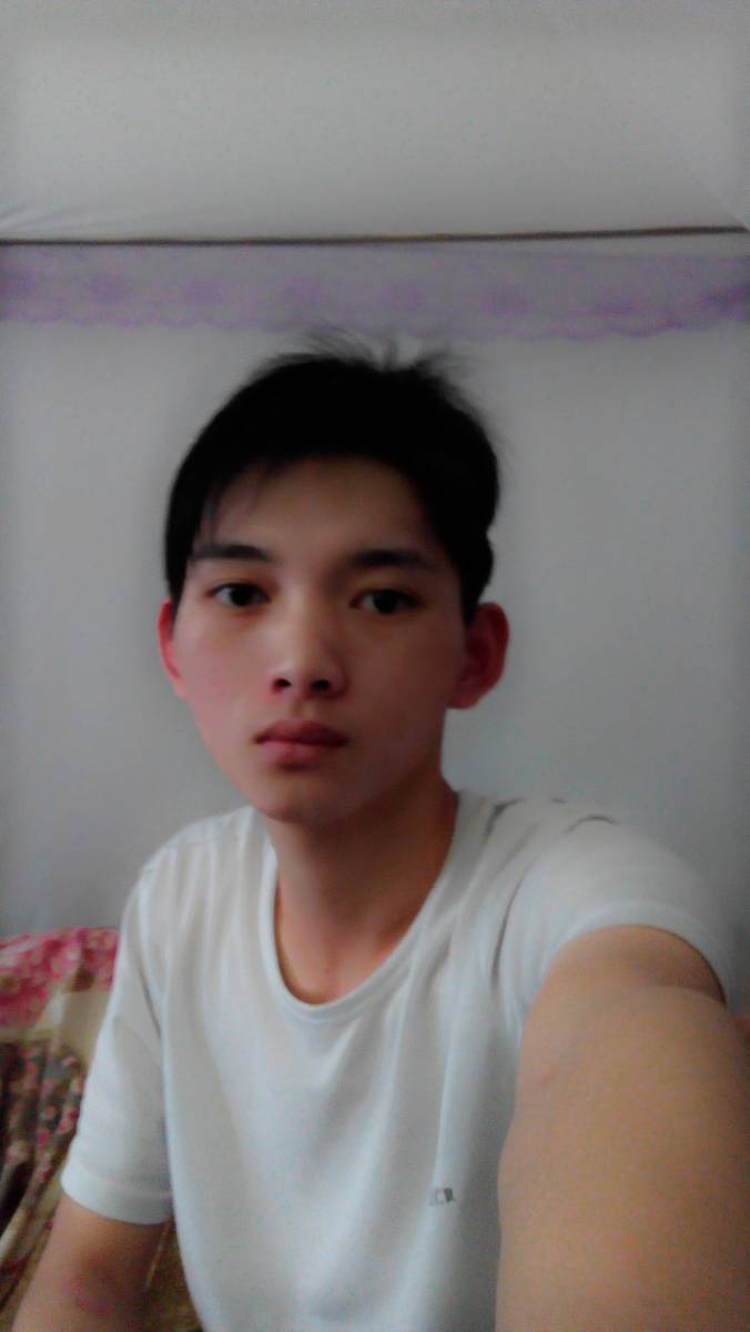 美图秀秀怎么样把写轮眼的图片p到照片的眼睛里？
