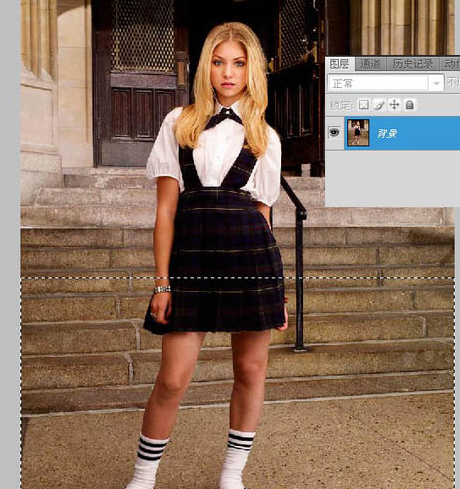 怎样在PS中进行人物的瘦腿操作?Photoshop中