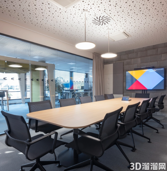 高级灰+木色营造的高级感办公空间：布拉格产品委员会办公室设计案例